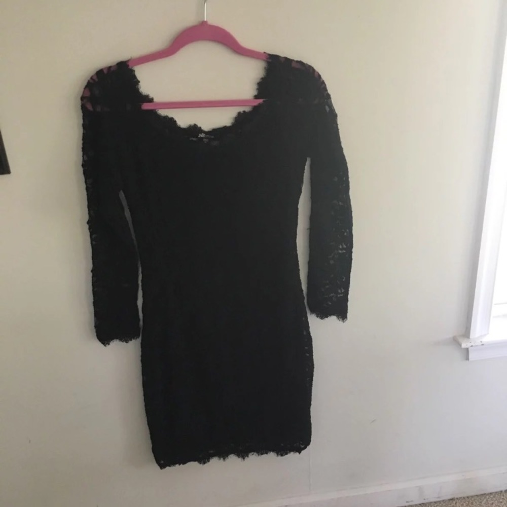 Off the shoulder medium body con dress